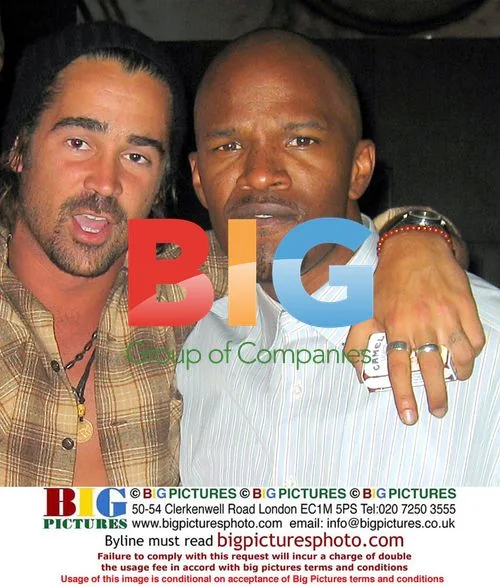 Colin Farrell & Jamie Foxx Dine with Models