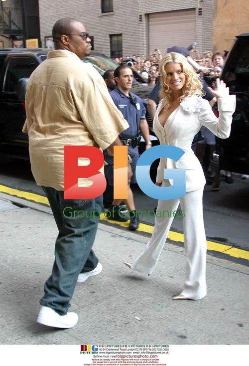 Jessica Simpson and Nick Lachey Leaving Hotel