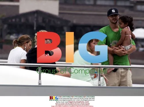 Britney Spears Goes on Yacht Cruise