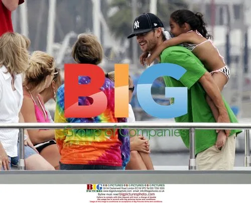 Britney Spears' Yacht Cruise With Family