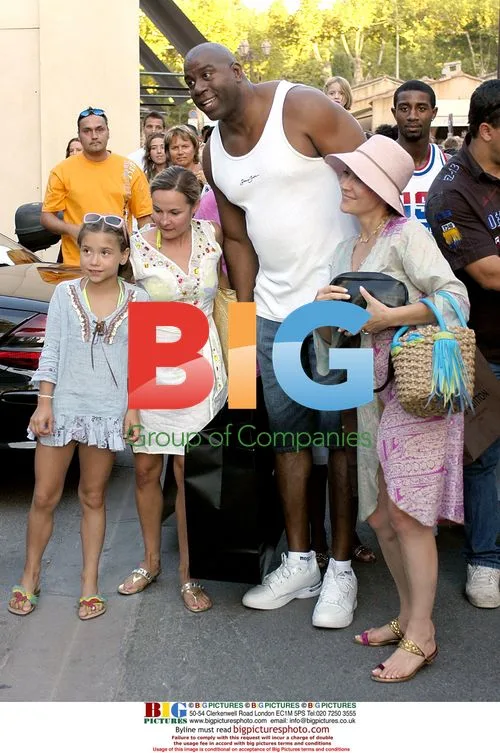 Magic Johnson Shopping with Family in St Tropez