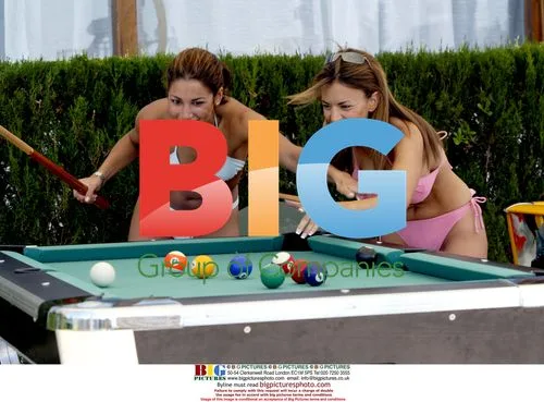 Models Leilani and Lucy Becker play pool