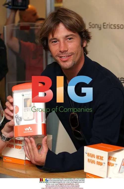 Jamiroquai Launches Ericsson W800I
