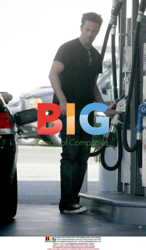 Matthew Perry Dances at Gas Station