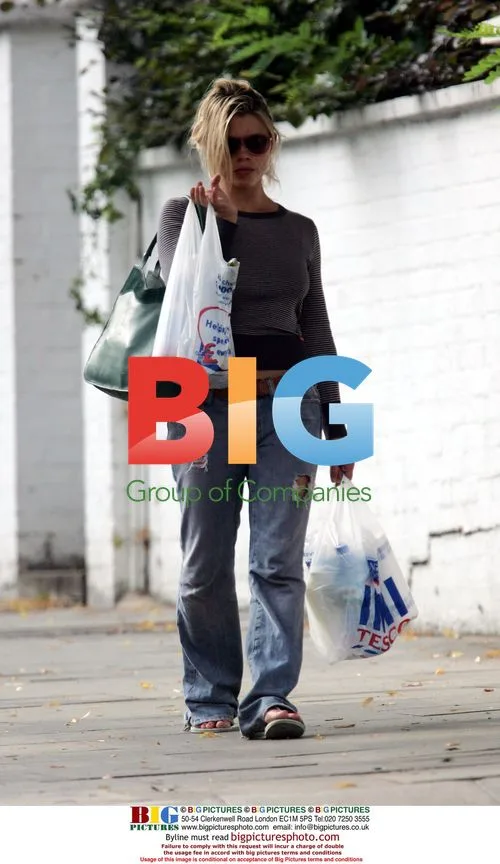 Billie Piper leaving Tesco in London