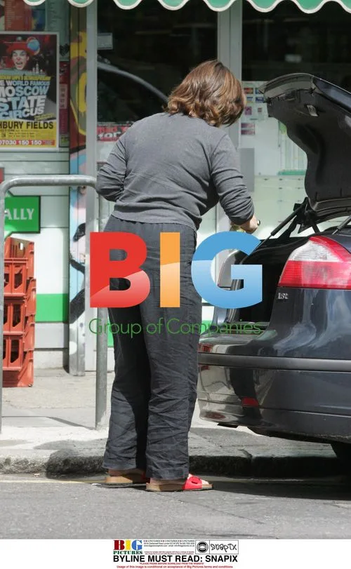 Lisa Tarbuck Shopping in London
