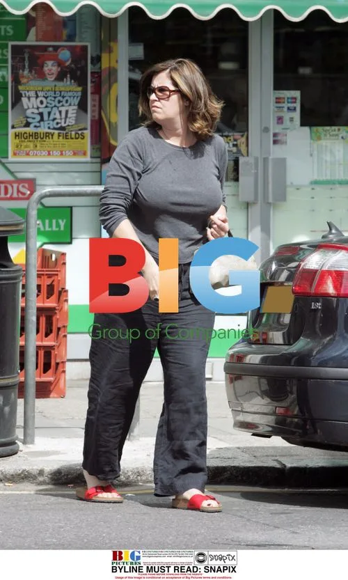 Lisa Tarbuck Out Shopping in North London
