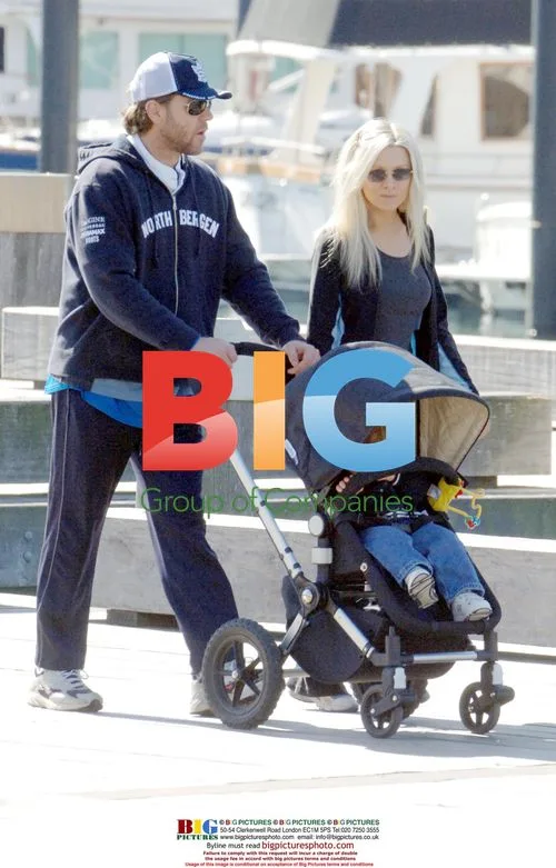 Russell Crowe and Family Outing