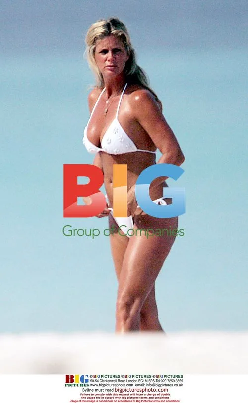 Rachel Hunter Mixes Business With Pleasure