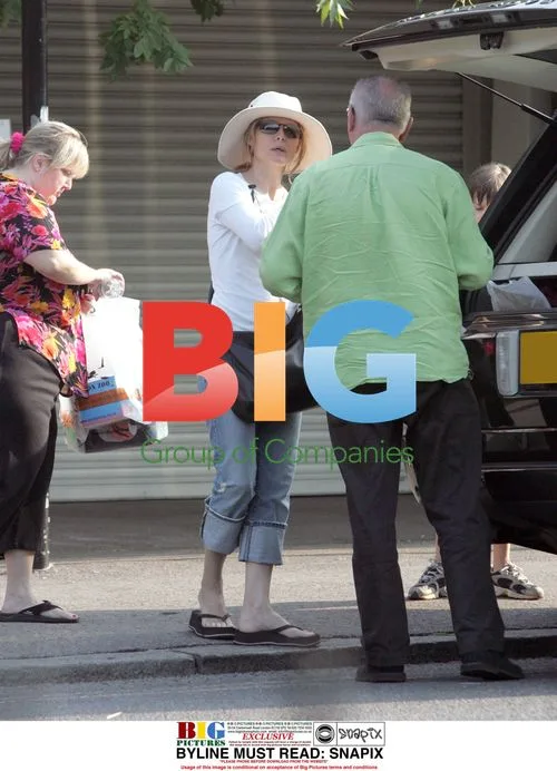 Michelle Pfeiffer at London Zoo
