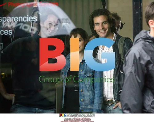 Brittany Murphy and Santiago Cabrera on Set