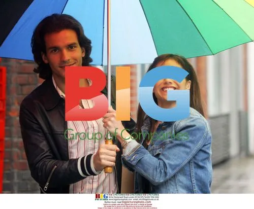 Brittany Murphy and Santiago Cabrera on Film Set