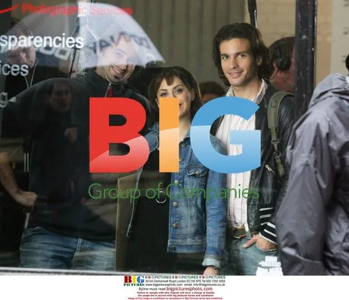 Brittany Murphy and Santiago Cabrera on 'Love And Other Disasters' Set
