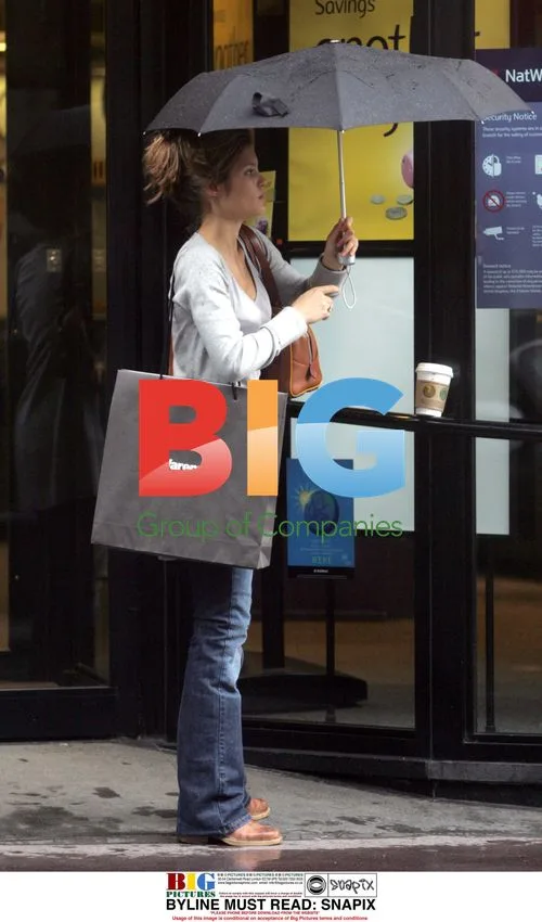 Kylie out shopping in London