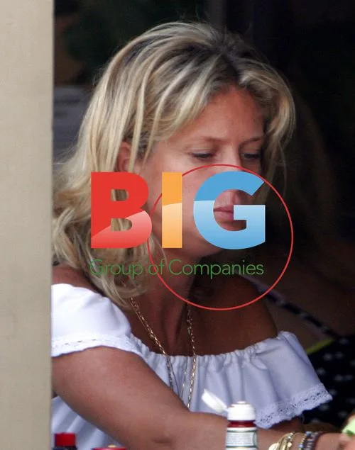 Rachel Hunter and Daughter Renee Lunch in Beverly Hills