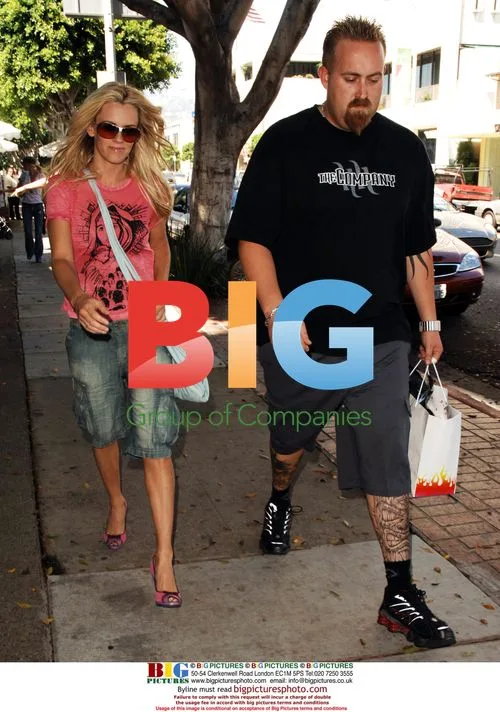 Jenny McCarthy Steps Out with Family