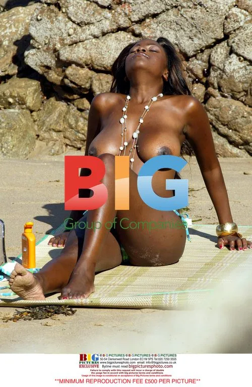 Big Brother 6 Finalist Makosi Musambasi Relaxes in France