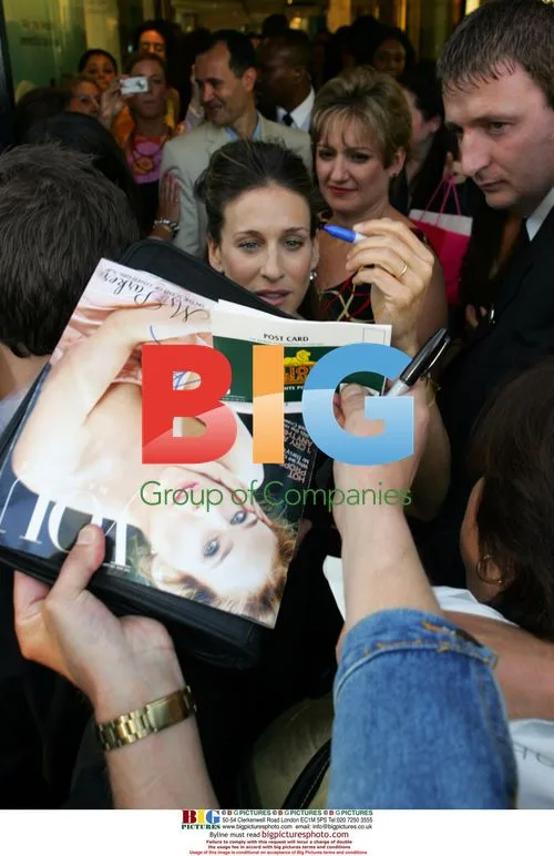 Sarah Jessica Parker Arrives at Hotel in London