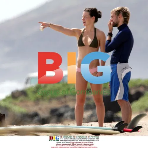 Evangeline Lilly and Dominick Monaghan at the beach
