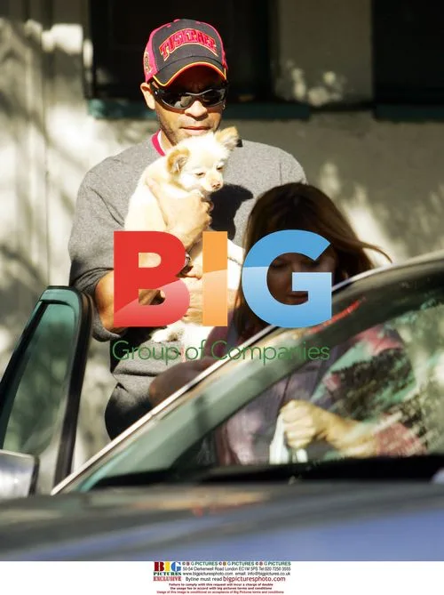 Pregnant Spice Girl Spotted with Friend