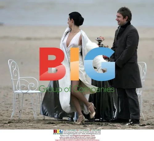 Penelope Cruz films comedy with Martin Freeman