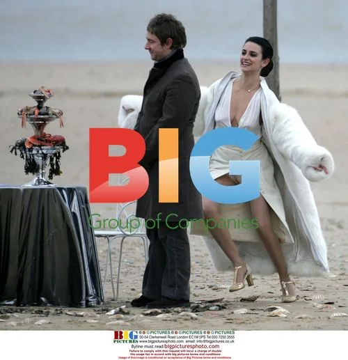 Penelope Cruz films with Martin Freeman