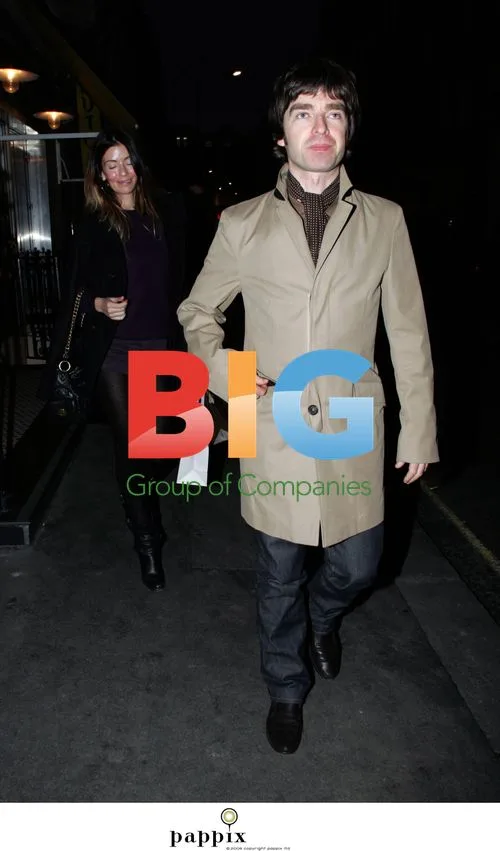 Noel Gallagher and Sara MacDonald Shopping