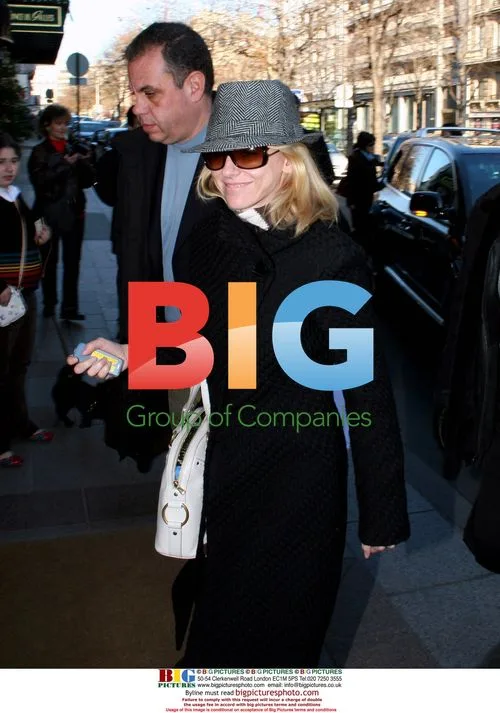 Naomi Watts Arriving at Paris Hotel
