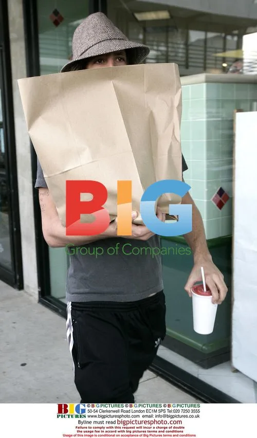 Mischa Barton and Cisco Adler Shopping