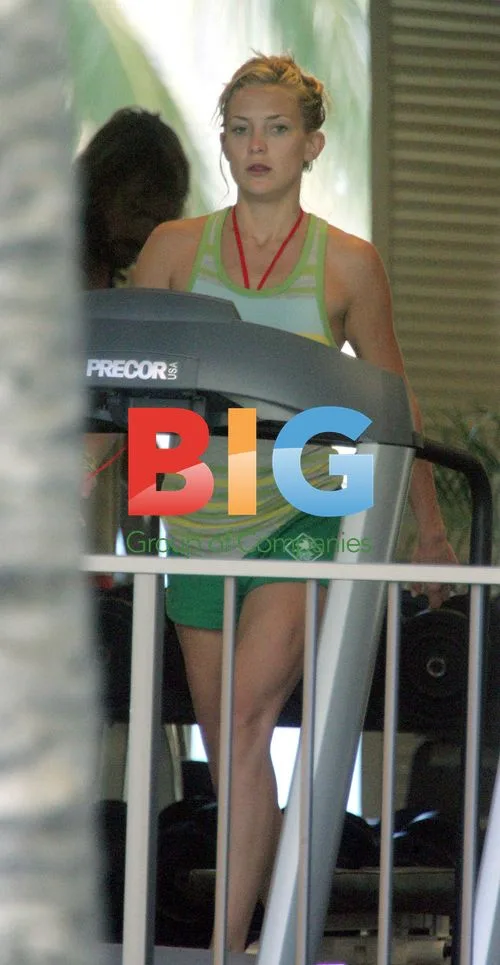 Kate Hudson Spends Day at Beach in Hawaii