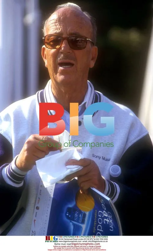 Julio Iglesias Snr Announces Fatherhood at 90