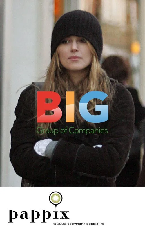 Keira Knightley and Jamie Dornan Christmas Shopping