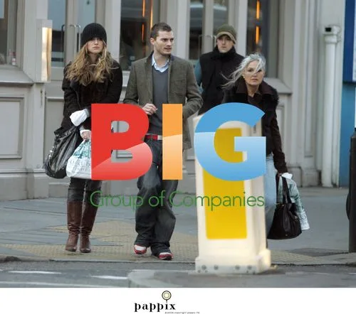 Keira Knightley & Jamie Dornan Christmas Shopping