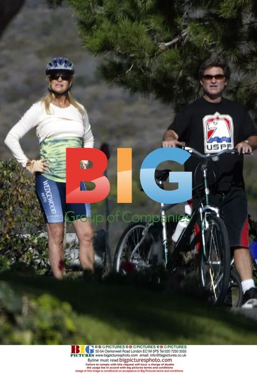 Kurt Russell and Goldie Hawn Bike Ride in Malibu