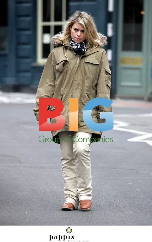 Billie Piper Christmas Shopping