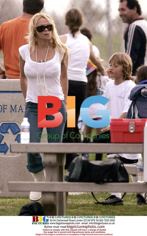 Pamela Anderson and Kids Shopping in Malibu