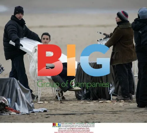 Penelope Cruz and Martin Freeman Film 'The Good Night'