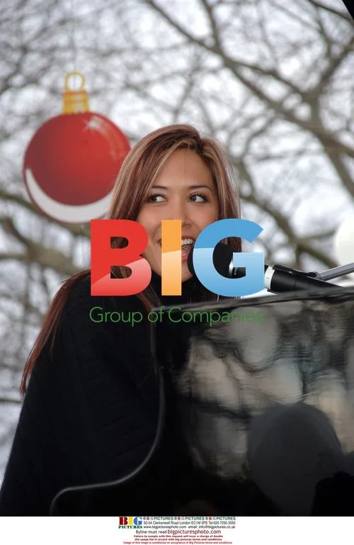 Myleene Klass and Ainsley Harriott Walk for Charity