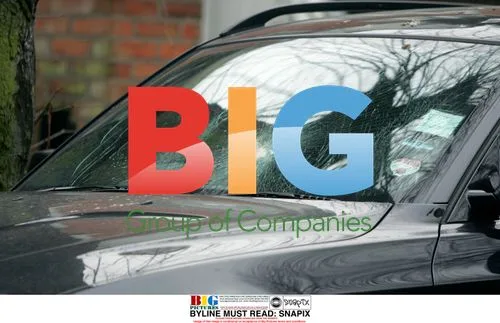 Kat Deeley's car windscreen smashed in London