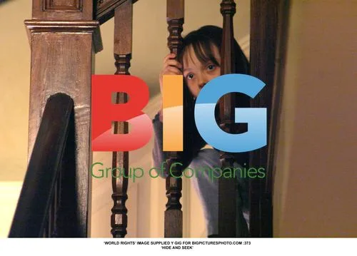 Hide and Seek with DeNiro and Fanning
