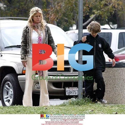 Rachel Hunter and Sean Avery at Liam Stewart's Hockey Game