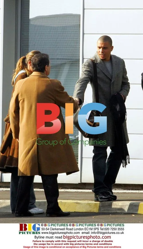 Ronaldo and Daniela Cicarelli Seen Leaving Paris