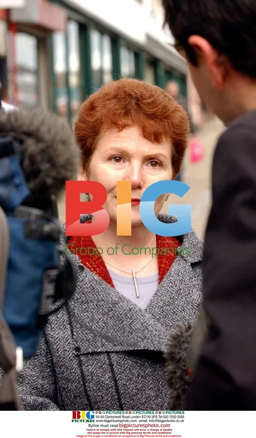 Hazel Blears Visits NCH Project in Salford