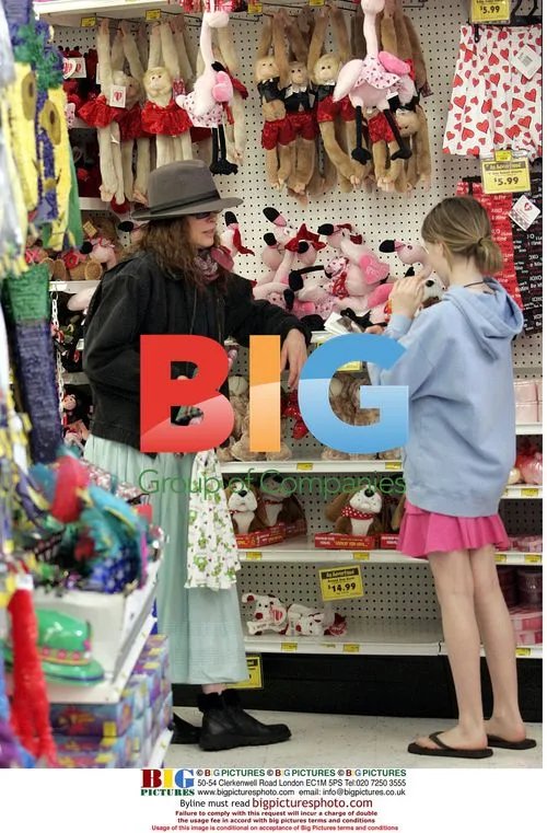 Kim Basinger and Daughter Ireland Shopping