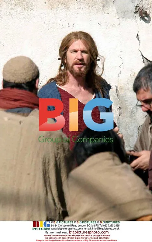 Matthew Modine on set in Italy for 'Mary'