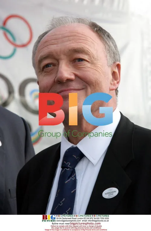 Ken Livingstone and Steven Redgrave Unveil Olympic Statue