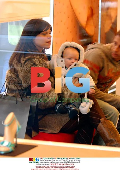 Jade Goody and family shopping on Kings Road