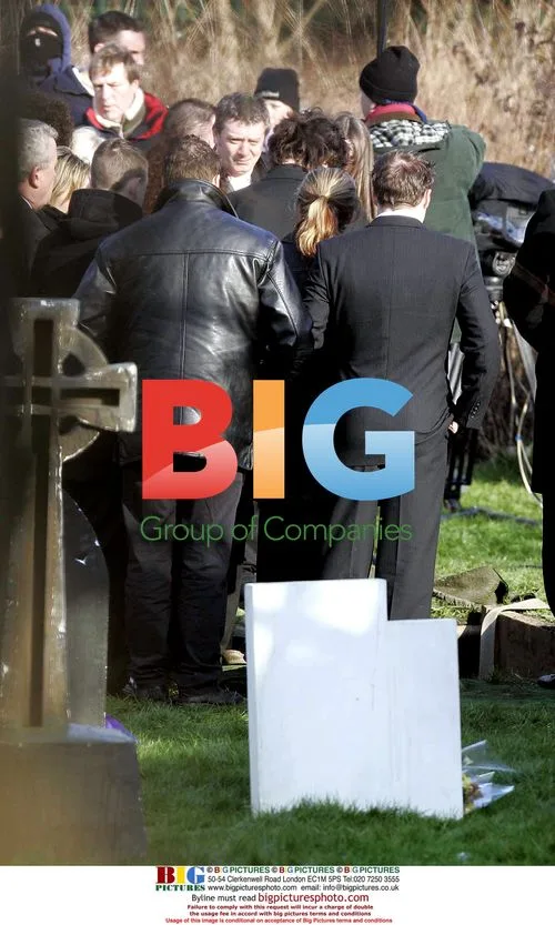 Corrie cast film funeral in snow