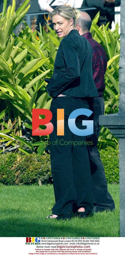 Portia de Rossi filming 'Arrested Development'