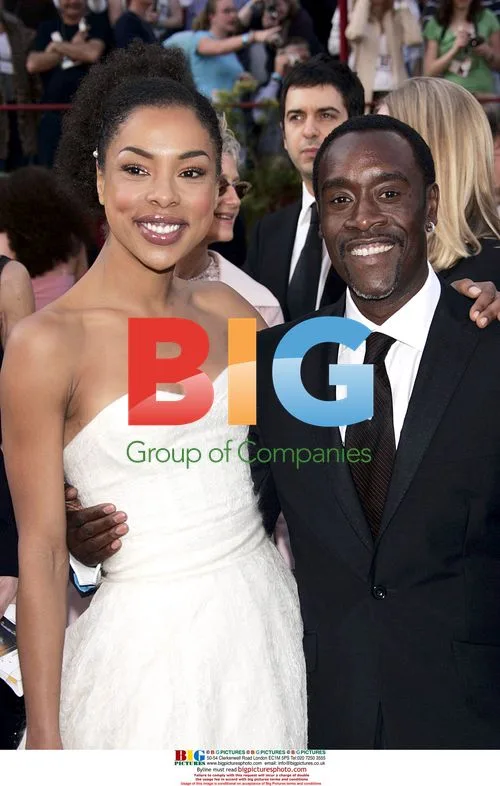 Okonedo and Cheadle at 77th Academy Awards